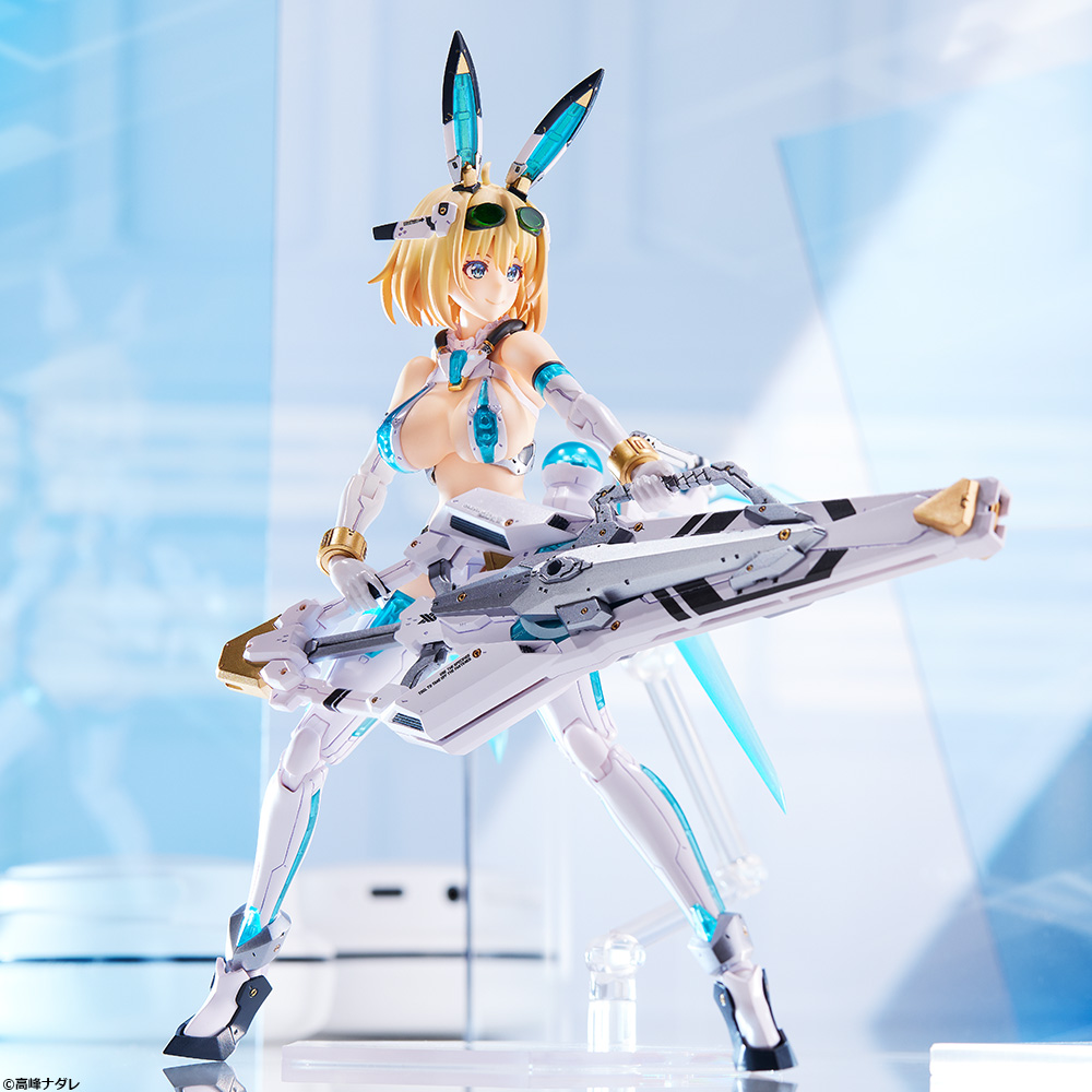 大型ソードガンボードを前に構えたBP-01の完成見本