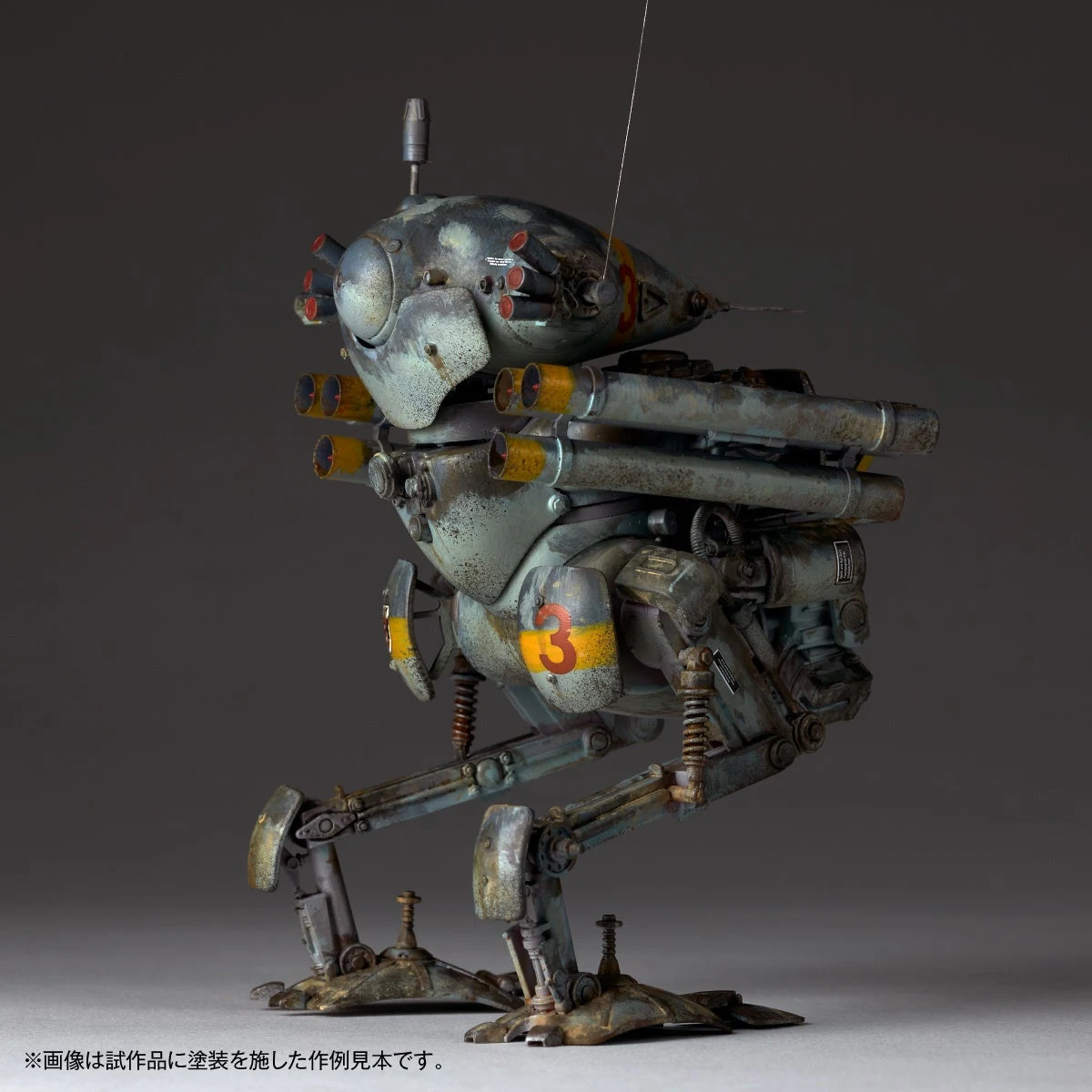 前側から見た陸戦ガンスの塗装作例。武器と本体の形を確認できます。