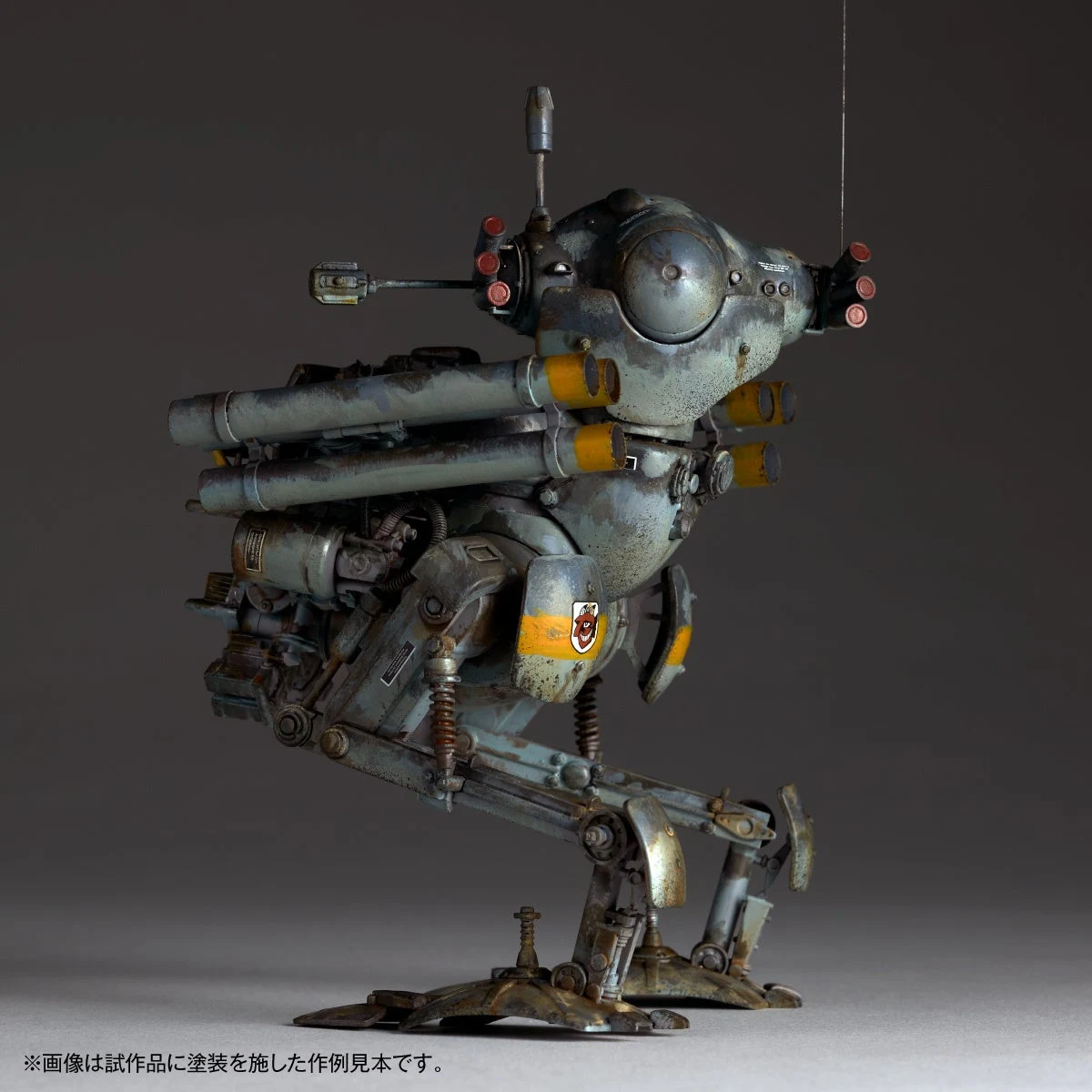 反対側から見た陸戦ガンスの塗装作例。背面と脚の構成が分かります。