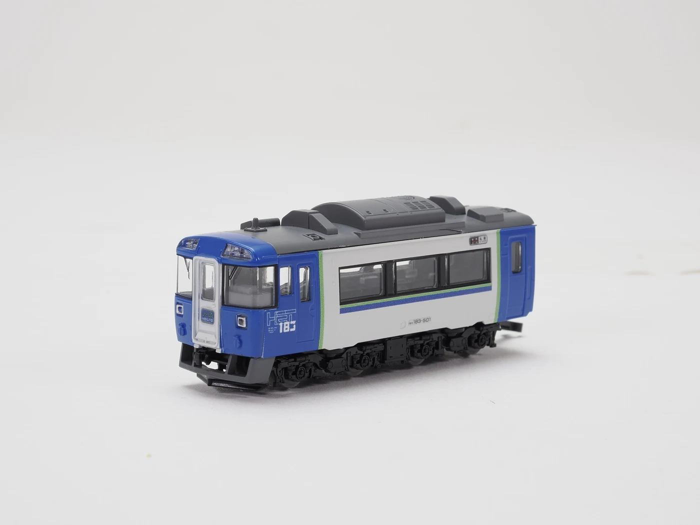 キハ183系HET色の先頭車。全9種から種類を選ぶことはできない